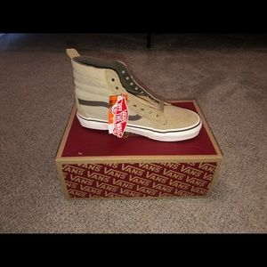 NWT Vans Skate High Scotch Guard shoes in Size 8.5